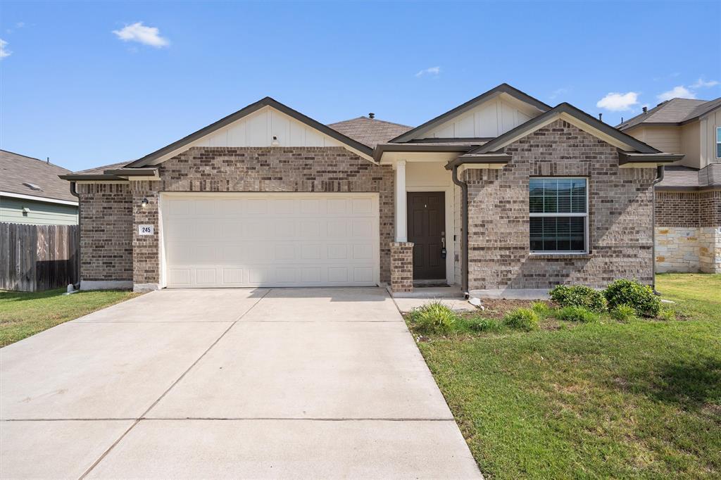 245 Salt Springs Rd in Kyle, TX - Building Photo