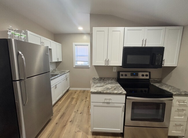 property at 613 S Walnut St