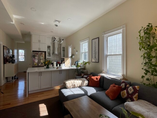 32 Putnam Ave, Unit 2