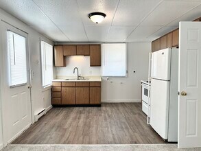 123 High St in Sprague, CT - Building Photo - Building Photo