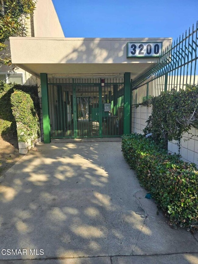 property at 3200 S Sepulveda Blvd