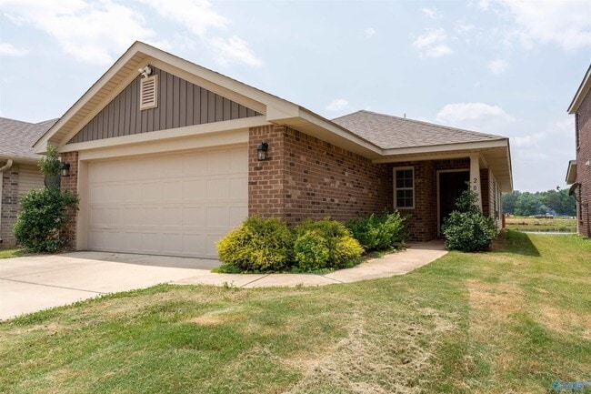 200 Bermuda Lakes Dr in Meridianville, AL - Building Photo - Building Photo