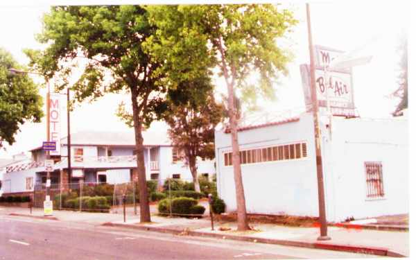 Erna P. Harris Court in Berkeley, CA - Foto de edificio - Building Photo