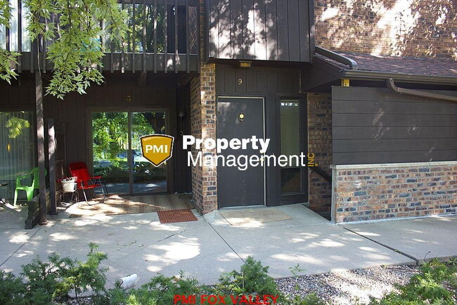 property at 206 Royal Ct