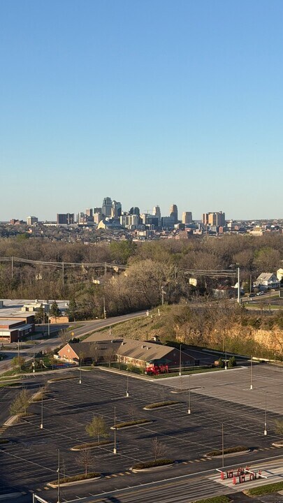 3838 Rainbow Blvd in Kansas City, KS - Building Photo