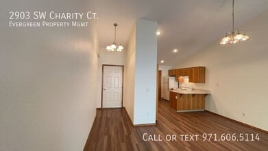 2903 SW Charity Ct in Troutdale, OR - Building Photo - Building Photo