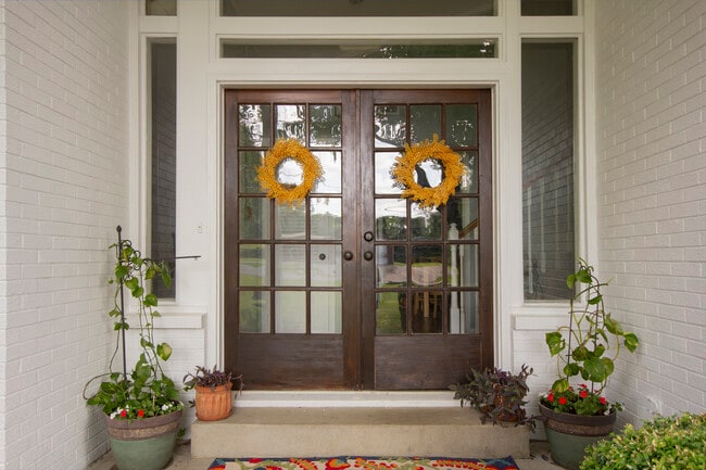 property at 2500 Holt Rd