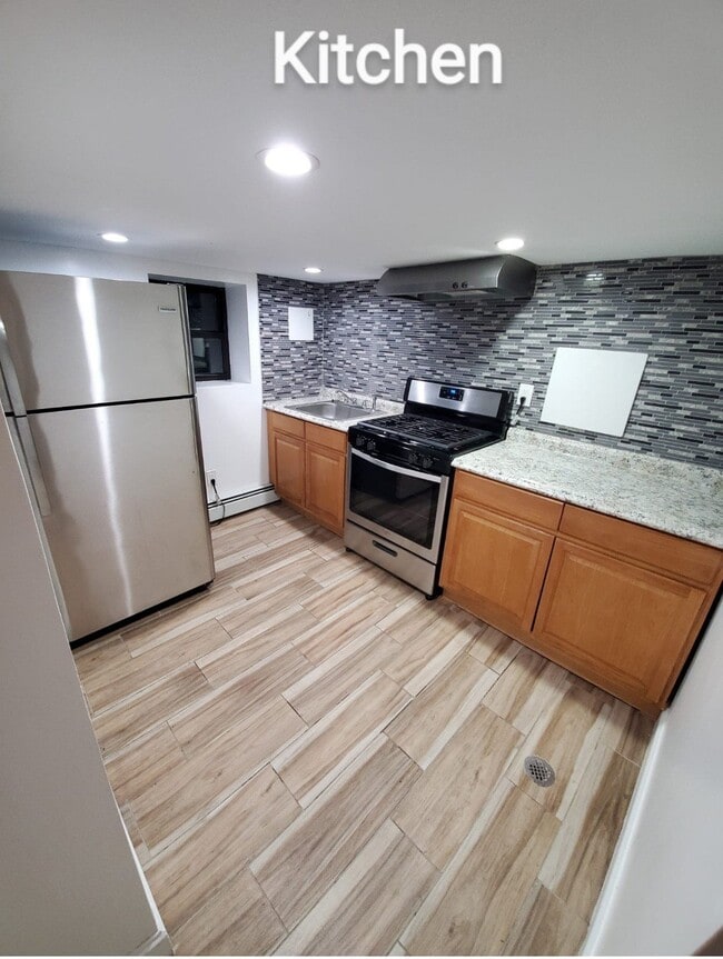1842 Hunt Ave, Unit ground floor (sami basement)