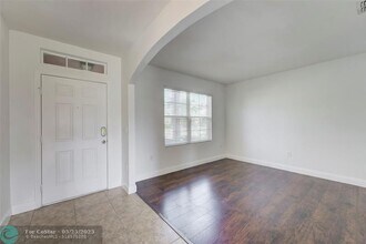 1566 Lexington Square SW in Vero Beach, FL - Building Photo - Building Photo