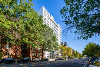 Kinsor Tower in Brooklyn, NY - Foto de edificio - Building Photo