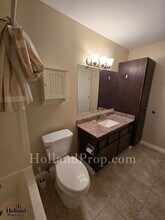 8747 SW Brightfield Cir in Portland, OR - Building Photo - Building Photo