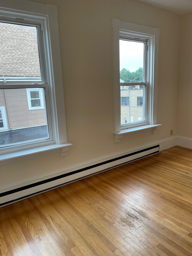 66 Church St, Unit 3 in Wellesley, MA - Building Photo - Building Photo