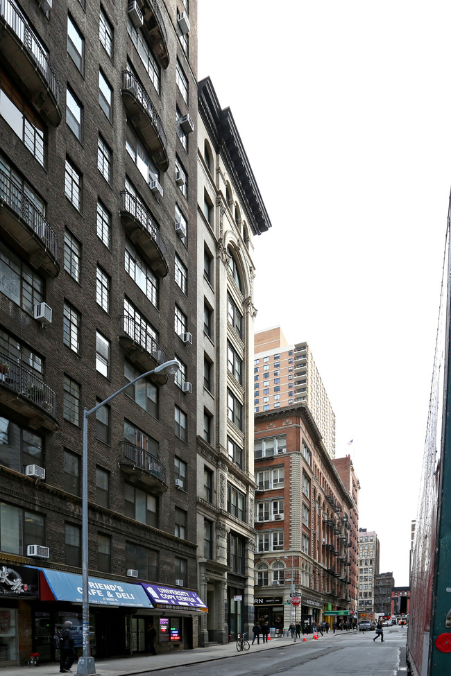 Rufus D. Smith Hall in New York, NY - Foto de edificio - Building Photo