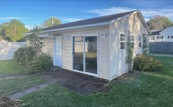 208 Bird St in Marinette, WI - Building Photo - Building Photo