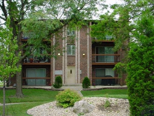 Orlan Brook Apartments in Orland Park, IL - Building Photo - Building Photo