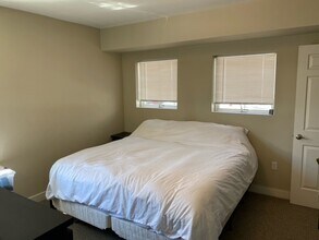 8 Prince St, Unit 2 in Salem, MA - Building Photo - Building Photo