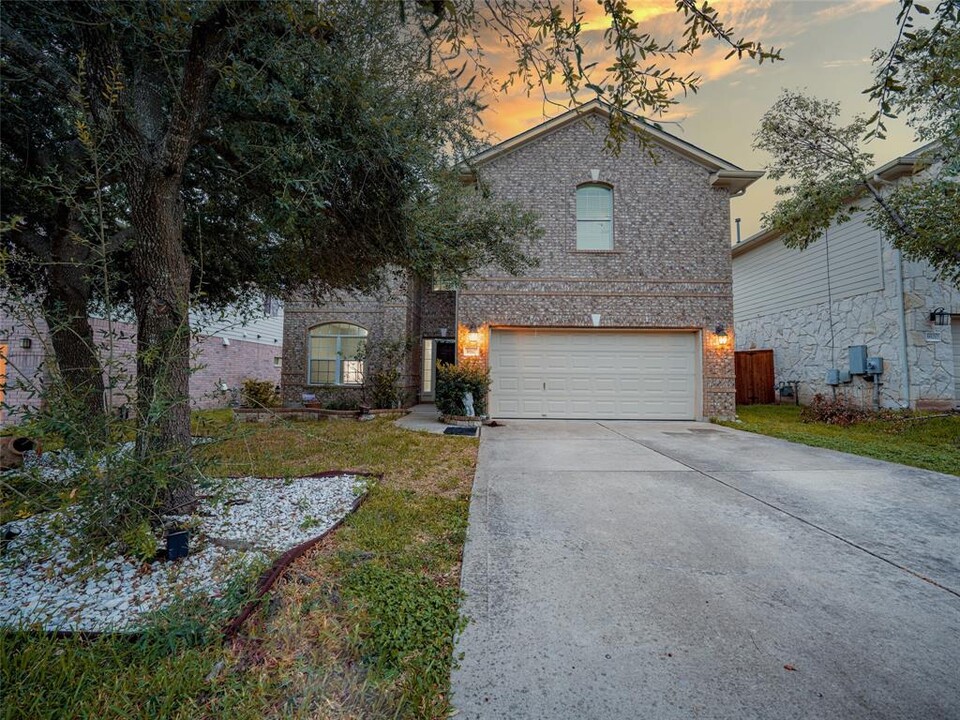 9517 Eagle Knoll Dr in Austin, TX - Building Photo