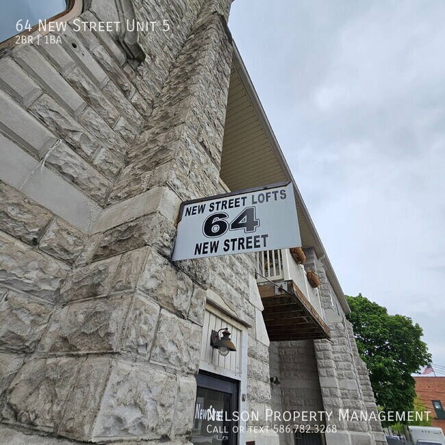 64 New St in Mount Clemens, MI - Foto de edificio - Building Photo
