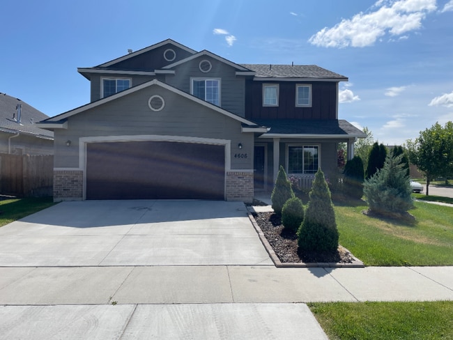 property at 4606 N Elsinore Ave