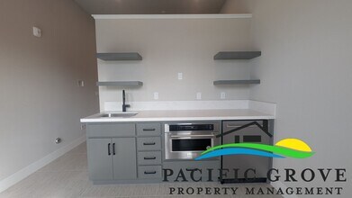 105 8th St in Marina, CA - Building Photo - Building Photo