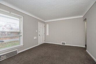 3943 E 176th St in Cleveland, OH - Building Photo - Building Photo