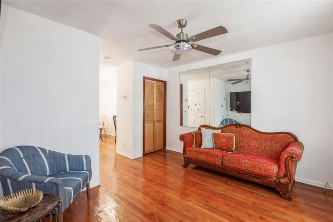 165-35 144th Terrace in Queens, NY - Building Photo - Building Photo