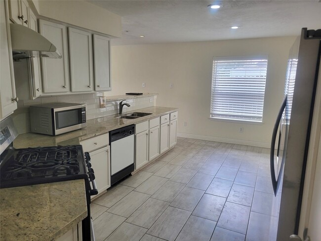 8126 Golf Green Cir in Houston, TX - Foto de edificio - Building Photo