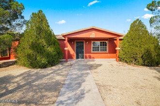 16051 Harrison Ave in El Paso, TX - Foto de edificio - Building Photo
