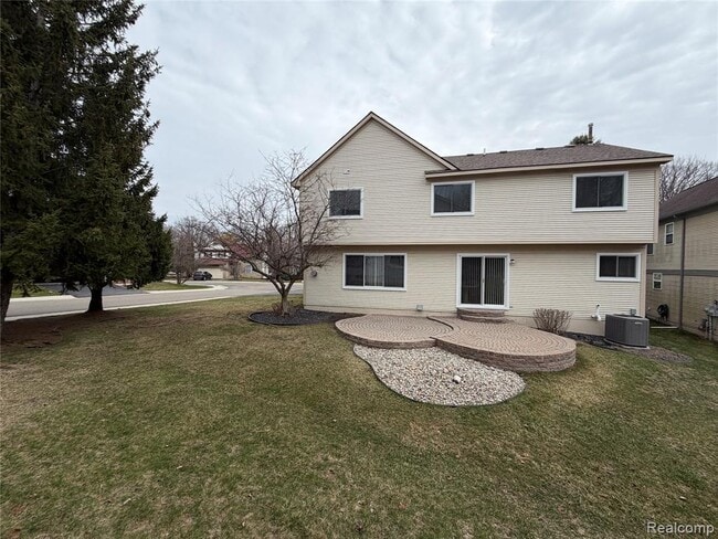 24789 Toddy Ln in Farmington Hills, MI - Building Photo - Building Photo