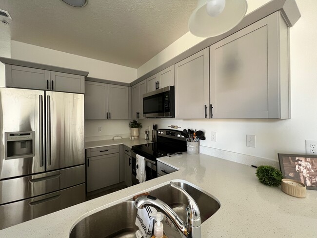 1886 3330 W in Lehi, UT - Building Photo - Building Photo