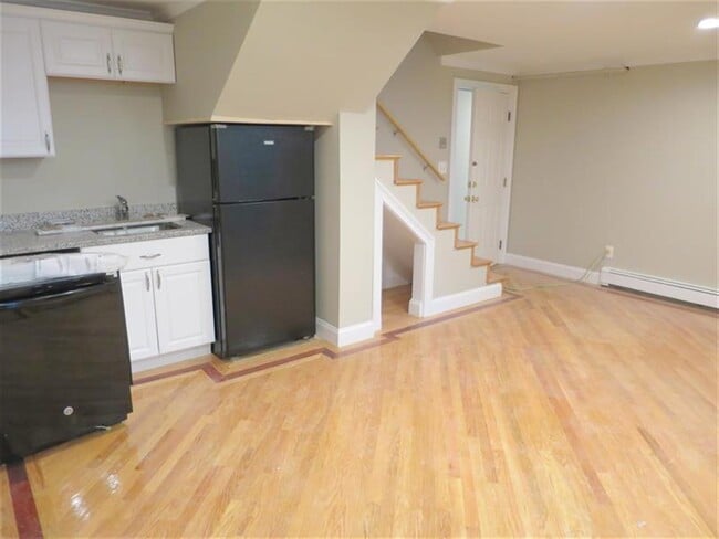 89 Sciarappa St, Unit 3
