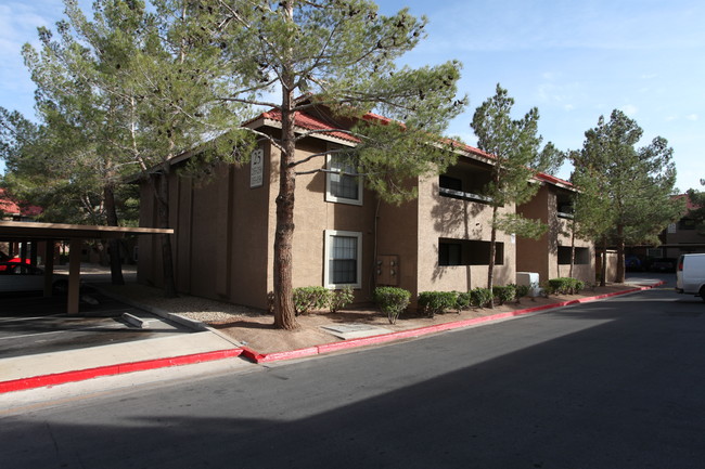 Summerlin Entrada in Las Vegas, NV - Foto de edificio - Building Photo