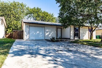 9423 Cliff Way St in San Antonio, TX - Building Photo - Building Photo