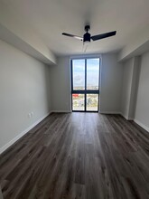 1252 NE 117th Ter, Unit A2 in Miami, FL - Foto de edificio - Building Photo