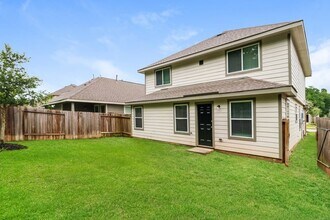 2744 Madison Ct in Conroe, TX - Foto de edificio - Building Photo