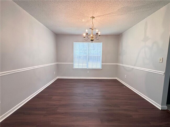 1109 Erie Cir in Stone Mountain, GA - Building Photo - Building Photo
