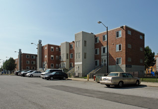 The Villages of Carver Park in Cleveland, OH - Foto de edificio - Building Photo