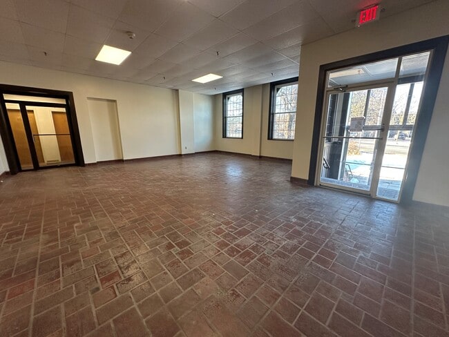 Summit Place Apartments in West Springfield, MA - Building Photo - Building Photo