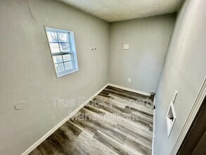 610 W 1st St in Ada, OK - Building Photo - Building Photo