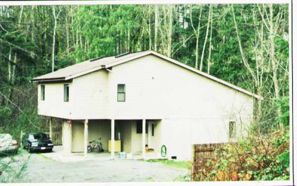 8016 Mitts Ln in Gig Harbor, WA - Building Photo