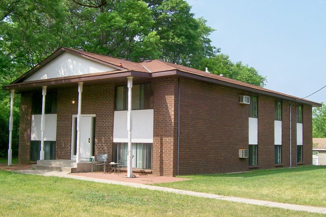 Butterfield Commons in St Francis, MN - Building Photo - Building Photo