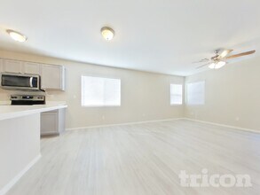 1368 S 228th Dr in Buckeye, AZ - Foto de edificio - Building Photo