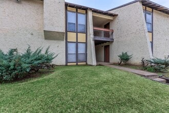 Centrum in Shreveport, LA - Building Photo - Building Photo