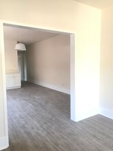 2174 W 30th St, Unit 2174 (left) in Los Angeles, CA - Building Photo - Building Photo