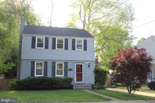 property at 1019 N Madison St