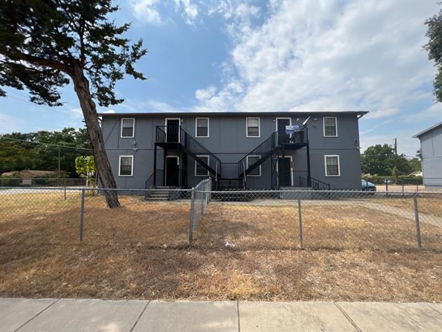 1611 Voirin Rd in Irving, TX - Building Photo