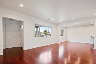 1776 N Niagara St in Burbank, CA - Building Photo - Building Photo