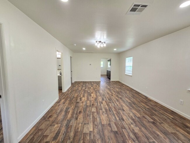 property at 418 N Shawnee Ave