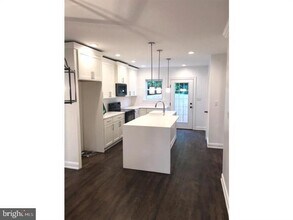 126 N Wayne St in West Chester, PA - Building Photo - Building Photo