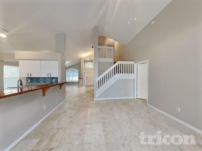 528 Nevada Loop Rd in Davenport, FL - Foto de edificio - Building Photo